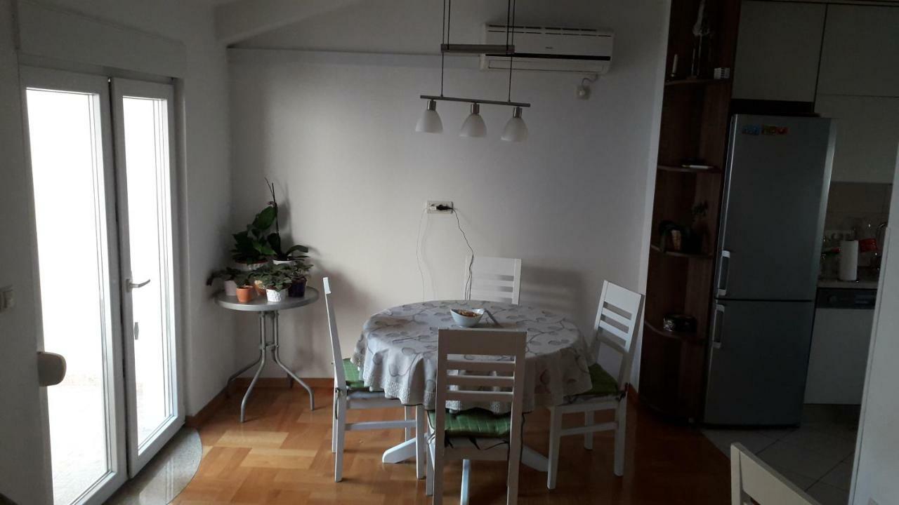 Apartmani Zilic Dugi Rat Buitenkant foto