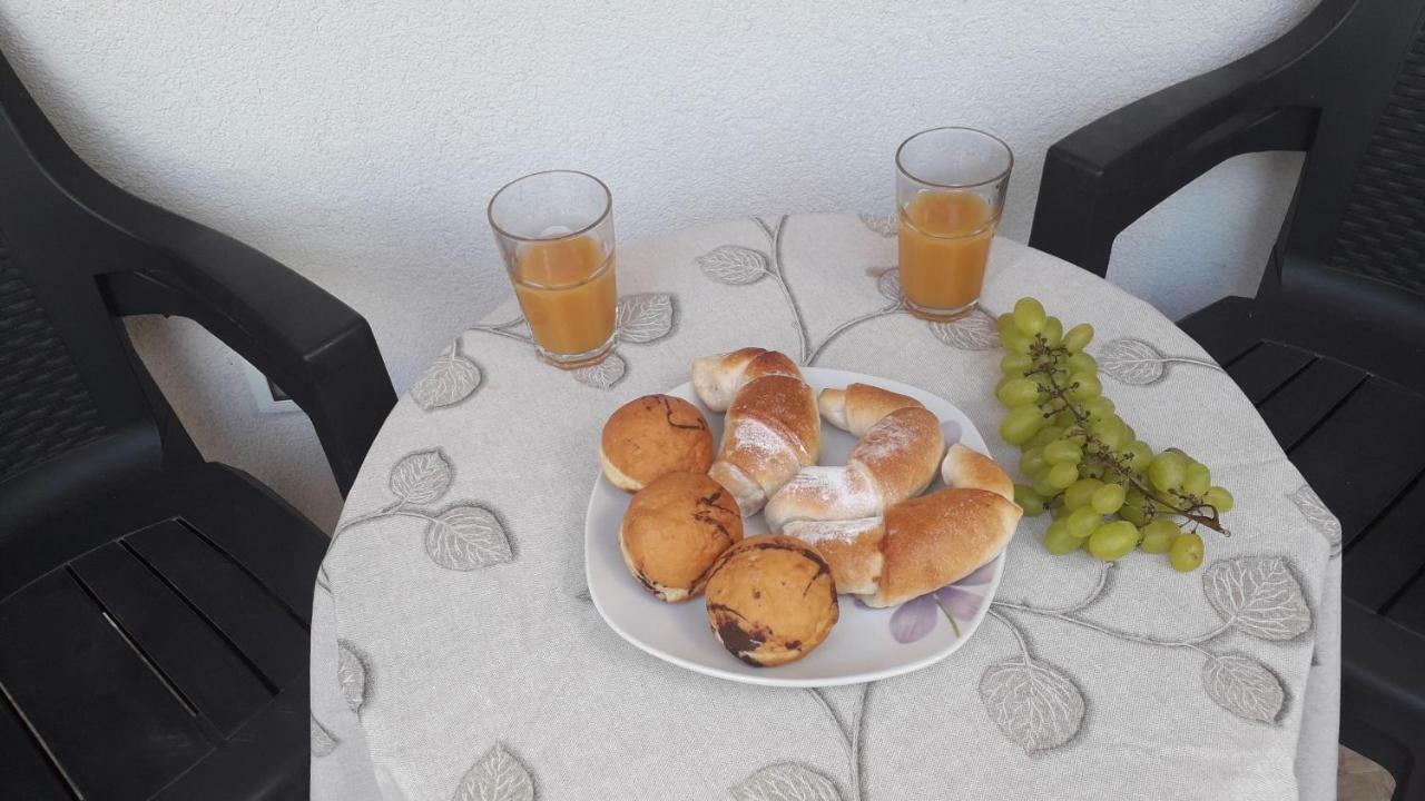 Apartmani Zilic Dugi Rat Buitenkant foto