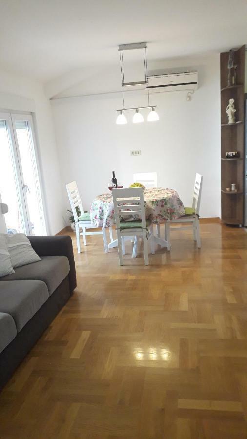 Apartmani Zilic Dugi Rat Buitenkant foto