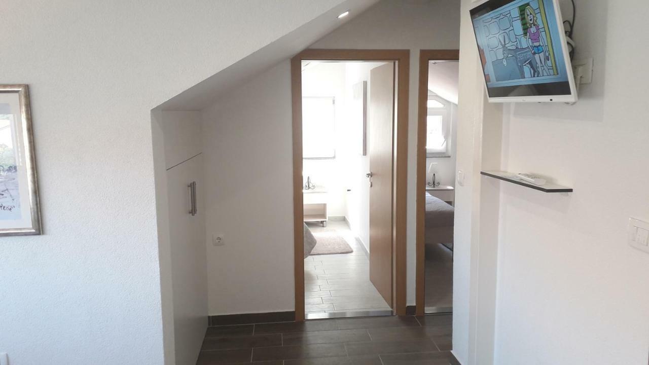 Apartmani Zilic Dugi Rat Buitenkant foto