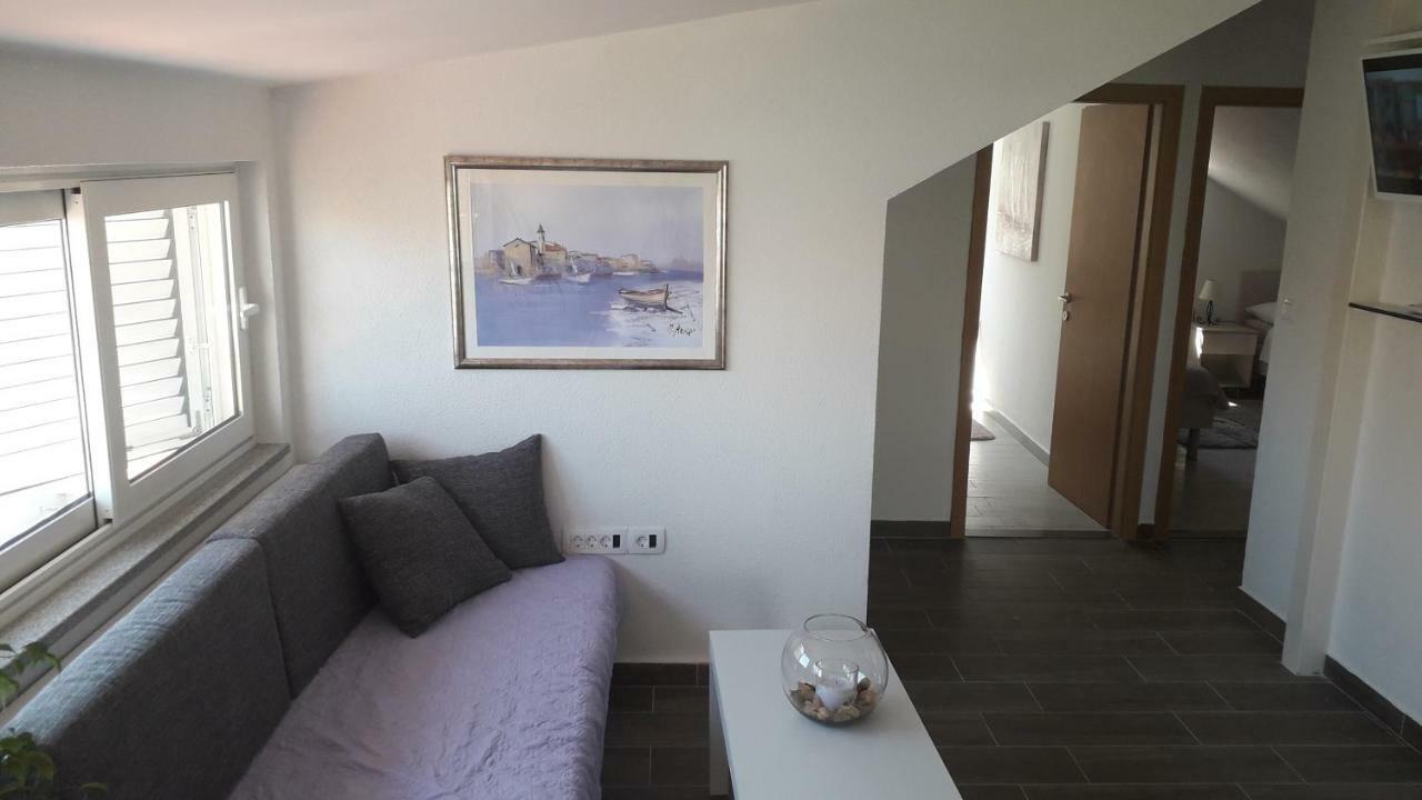 Apartmani Zilic Dugi Rat Buitenkant foto