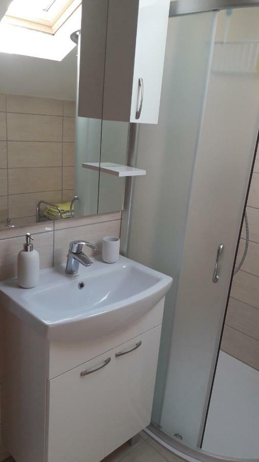 Apartmani Zilic Dugi Rat Buitenkant foto