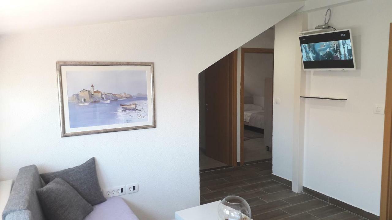 Apartmani Zilic Dugi Rat Buitenkant foto