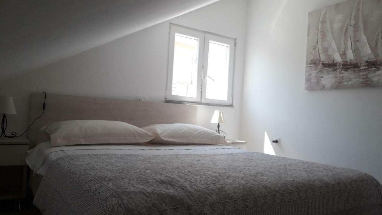 Apartmani Zilic Dugi Rat Buitenkant foto