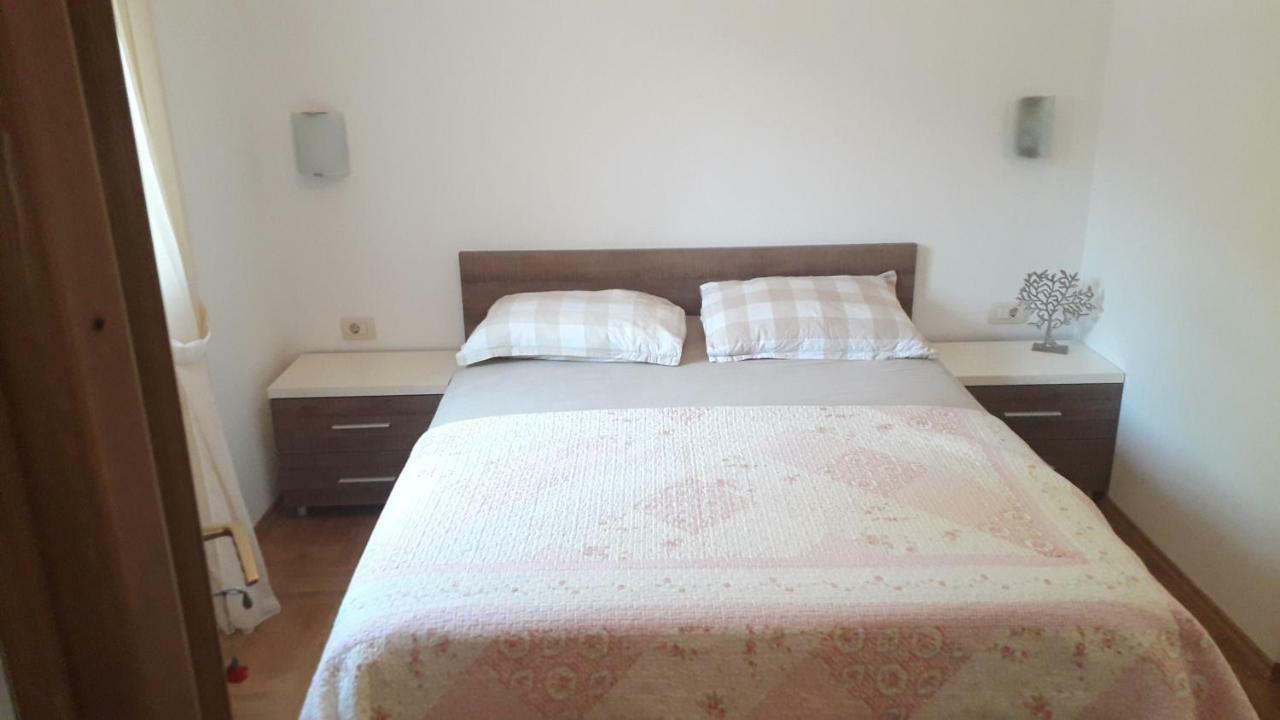 Apartmani Zilic Dugi Rat Buitenkant foto