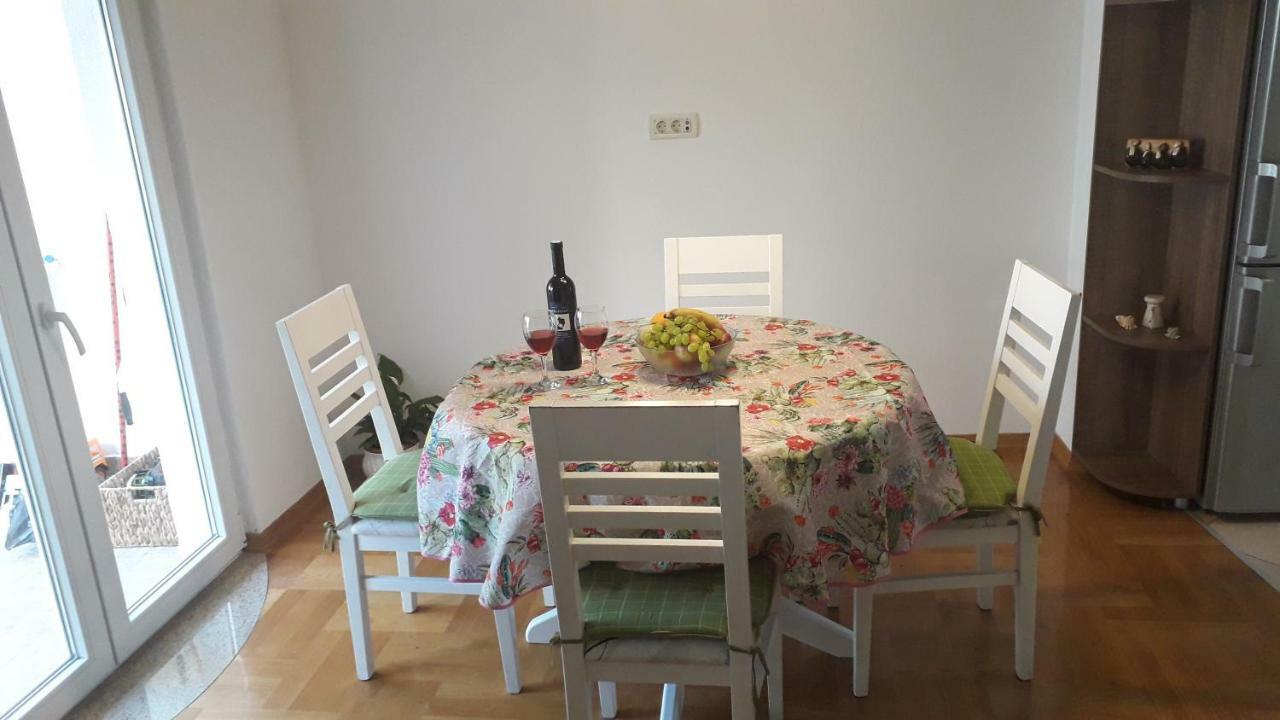 Apartmani Zilic Dugi Rat Buitenkant foto