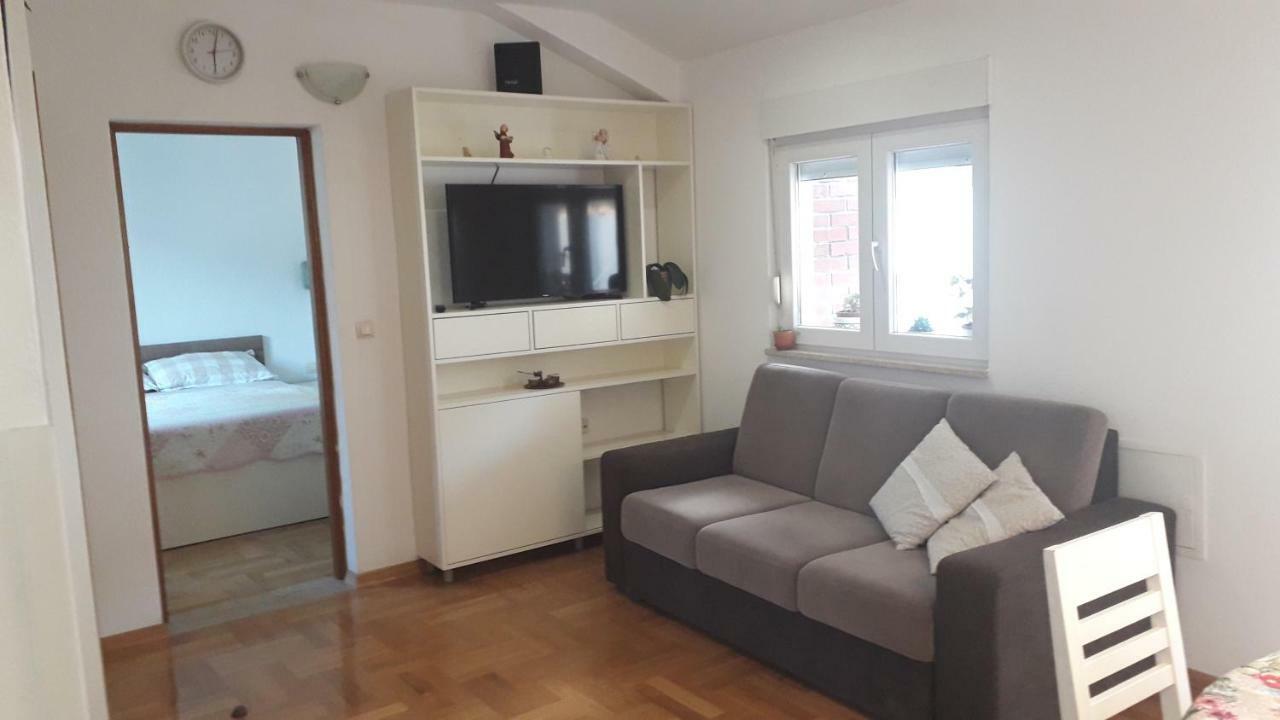 Apartmani Zilic Dugi Rat Buitenkant foto