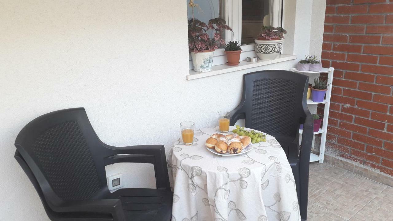 Apartmani Zilic Dugi Rat Buitenkant foto