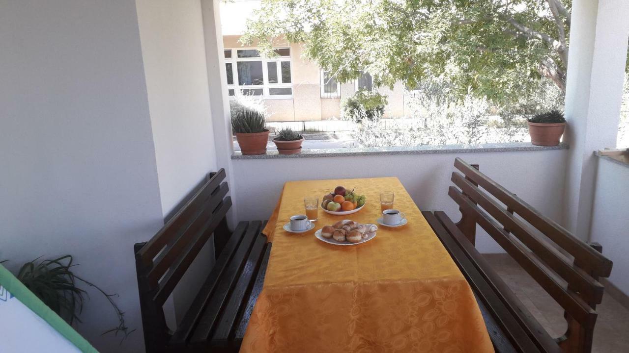 Apartmani Zilic Dugi Rat Buitenkant foto