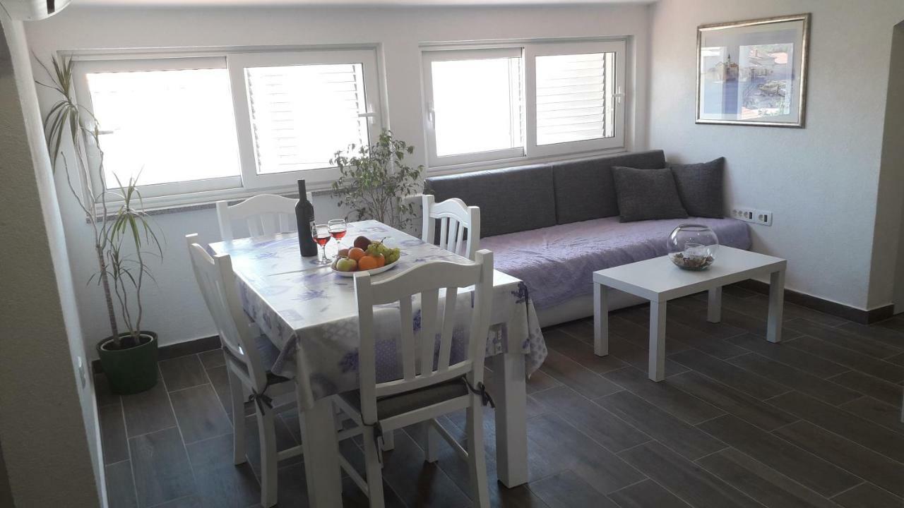 Apartmani Zilic Dugi Rat Buitenkant foto
