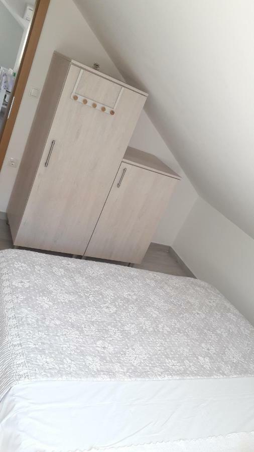 Apartmani Zilic Dugi Rat Buitenkant foto