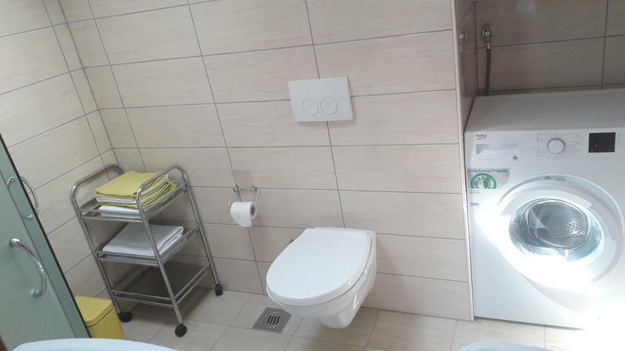 Apartmani Zilic Dugi Rat Buitenkant foto