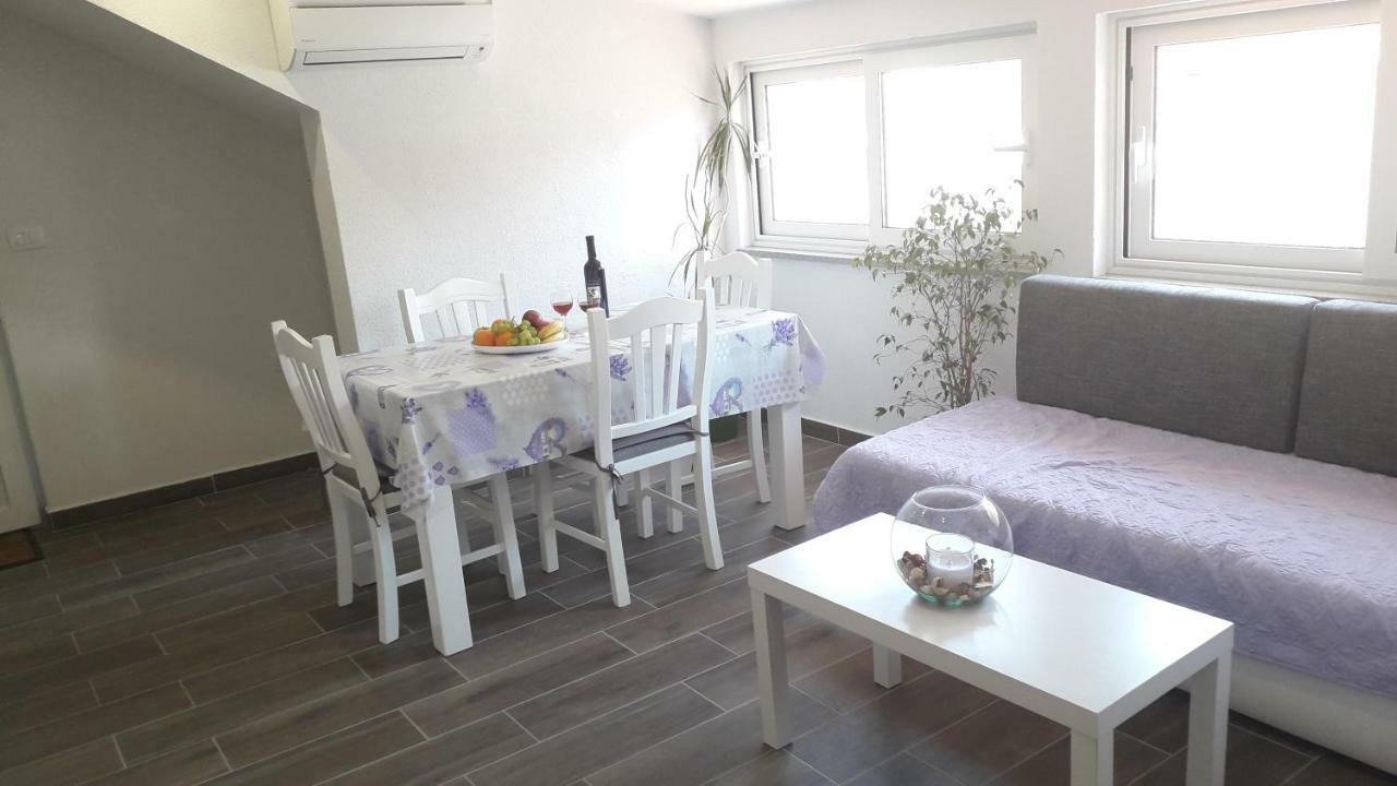 Apartmani Zilic Dugi Rat Buitenkant foto